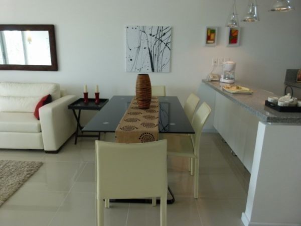 Moderno departamento en alquiler sobre Avenida Roosevelt.